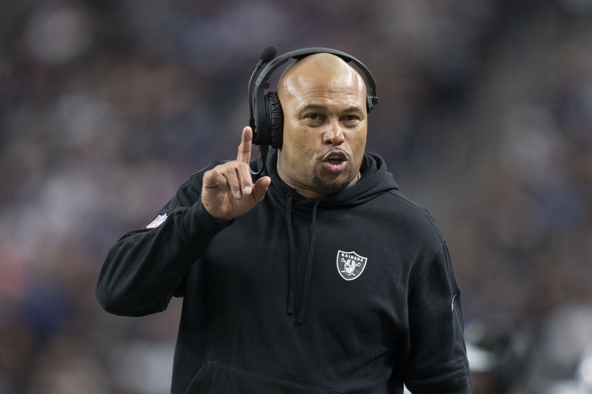 Raiders fire head coach Antonio Pierce after 4-13 season